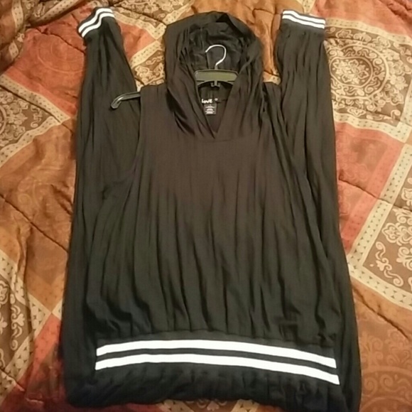 🚨SOLDSOLD🚨💜Hooded Jumpsuit💜 - Picture 3 of 4